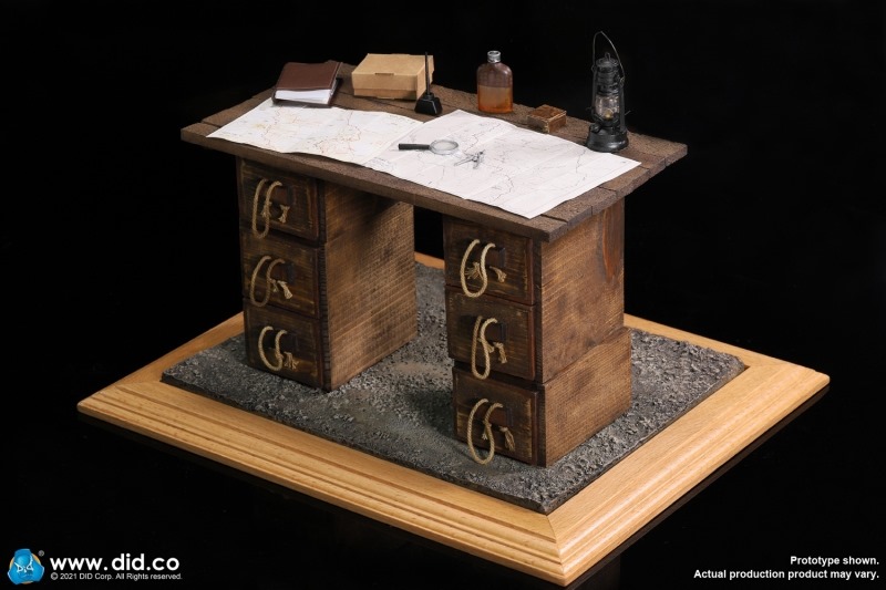 Diorama War Desk Set