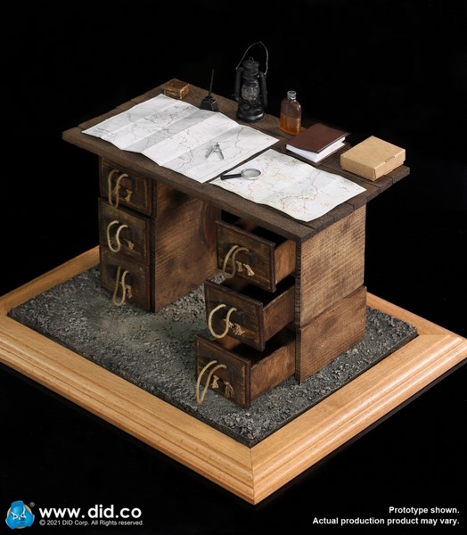 Diorama War Desk Set