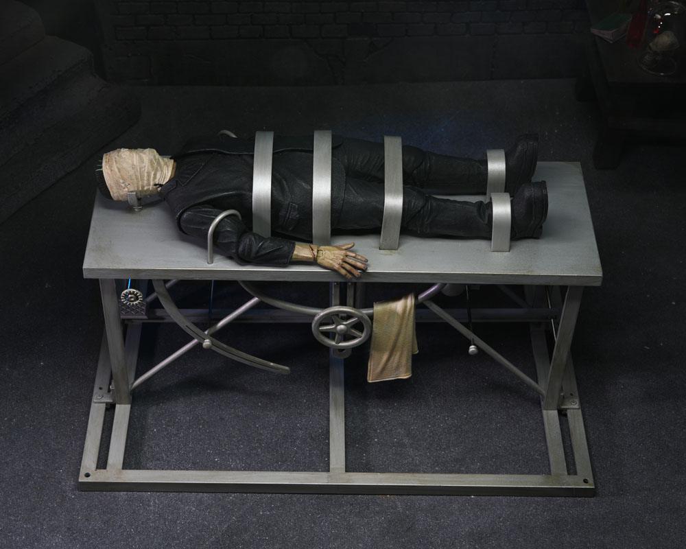 Diorama Universal Monsters Accessory Pack for Action Figures Frankenstein