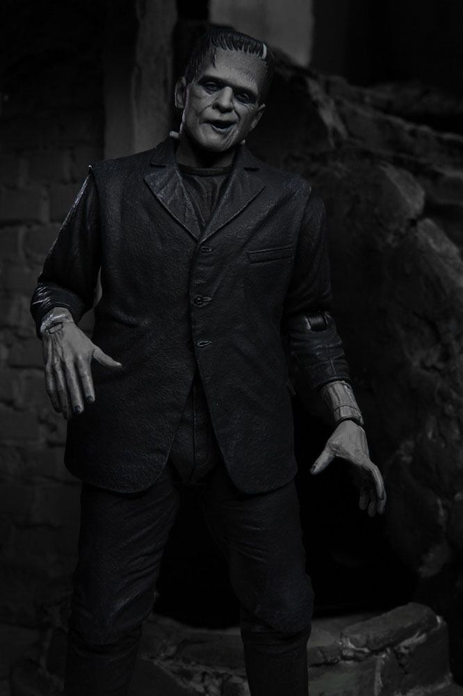 Figurka Ultimate Frankenstein's Monster (Black & White) - Universal Monsters Action Figure 