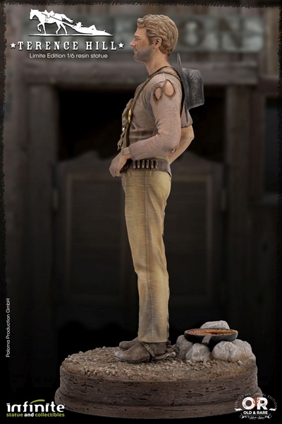 Soška TERENCE HILL - OLD&RARE RESIN STATUE