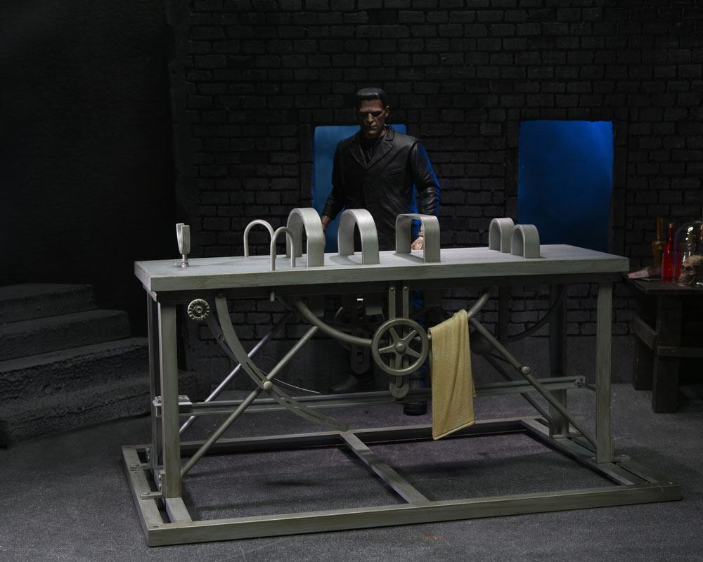Diorama Universal Monsters Accessory Pack for Action Figures Frankenstein