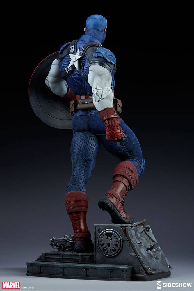 Soška Captain America - Marvel Comics Premium Format Figure