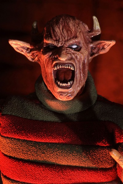 Figurka Freddy Krueger - Wes Craven's New Nightmare Retro Action Figure